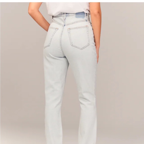 Abercrombie curve love ultra high rise 90s jeans light with vent hem - Picture 2 of 5